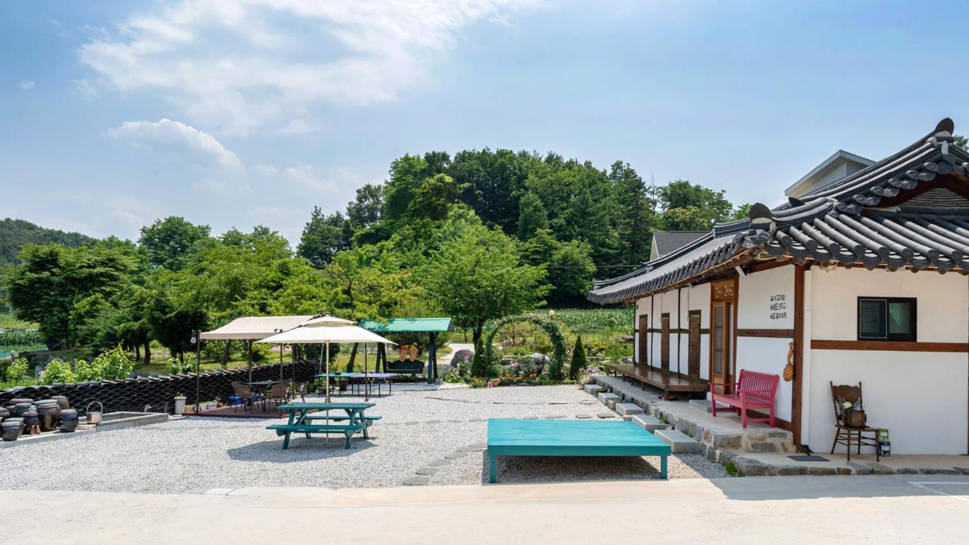 Gangneung Ggabinejip Hanok Pension Rum bild