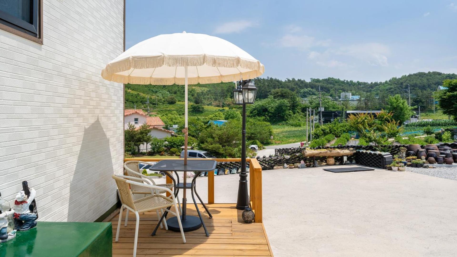 Gangneung Ggabinejip Hanok Pension Exteriör bild