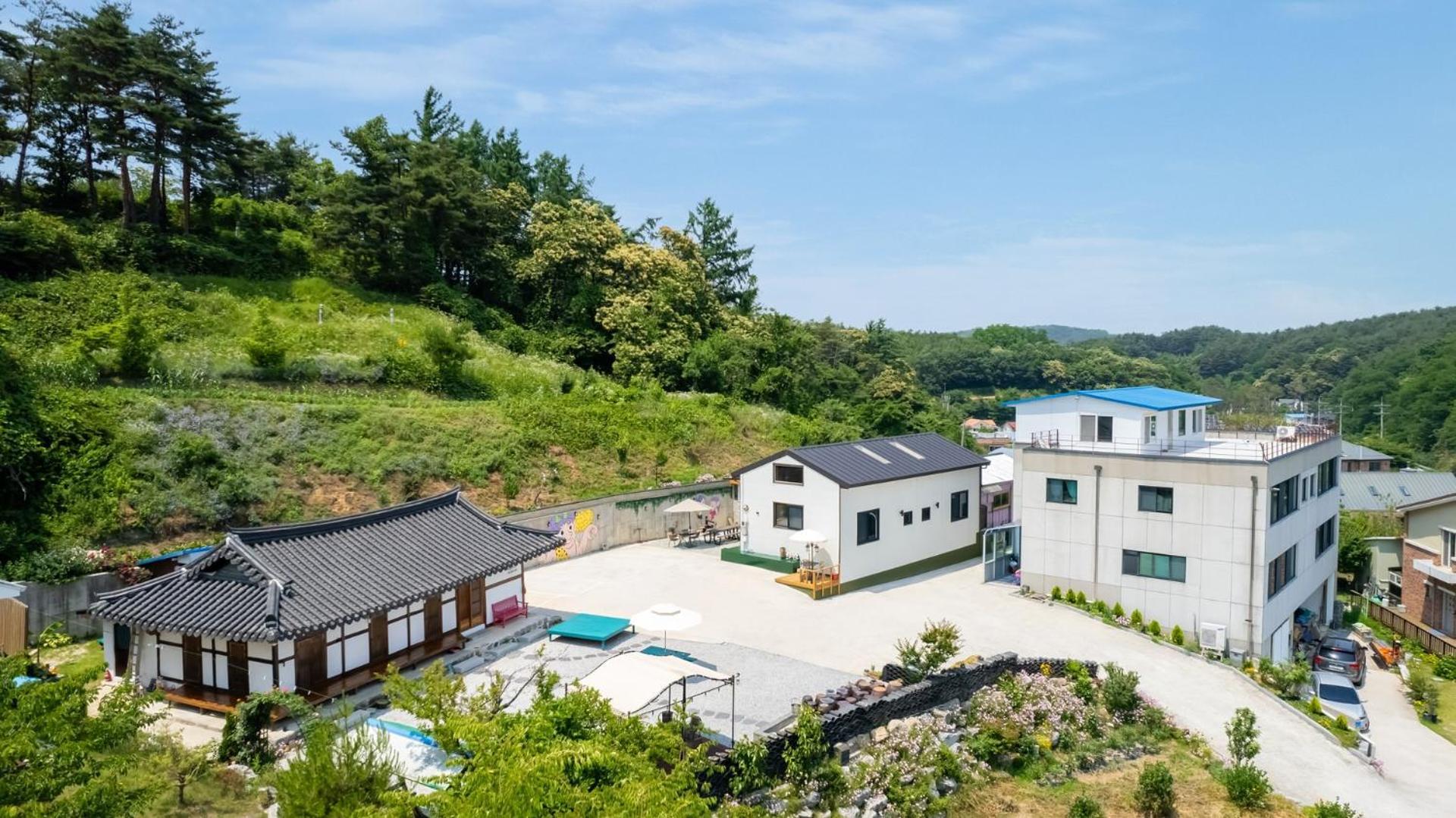 Gangneung Ggabinejip Hanok Pension Exteriör bild