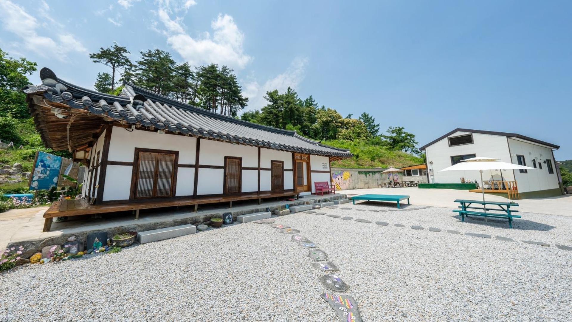 Gangneung Ggabinejip Hanok Pension Rum bild